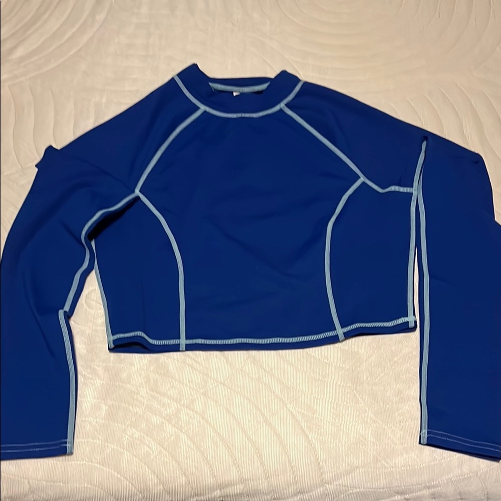 Fabletics Blue Raglan Long Sleeve Crop Top